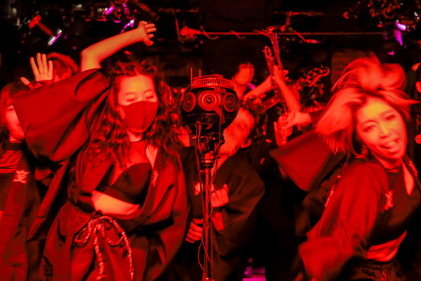 「オワリズム弁慶」とは? コロナ禍に最新VR音楽映画と新感覚ライブで活路を見出す　MotionGalleryで資金調達へ