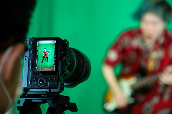 「オワリズム弁慶」とは? コロナ禍に最新VR音楽映画と新感覚ライブで活路を見出す　MotionGalleryで資金調達へ