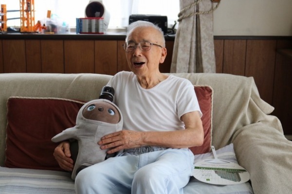 介護施設に家族型ロボット『LOVOT』を1週間無料貸出　先着30施設限定　介護ロボット導入補助金の対象にも