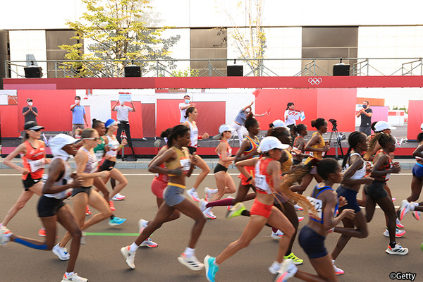 東京2020 札幌のマラソンコースの沿道に東京で応援する人たちの姿が!! 「約20msの超低遅延」リモート応援の最新技術をNTTが披露