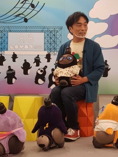 『LOVOTの日 2021夏フェス』イベントレポート 関智一さん×林要氏 ハローキティが「LOVOTのうた」のダンスを可愛く生披露