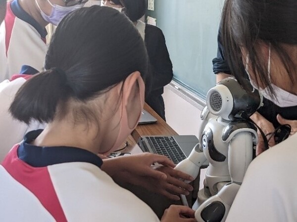 三菱総研DCSの「ロボットプログラミング入門」出張特別授業を希望する小・中学校募集 地方や小規模校でも可 費用は無料