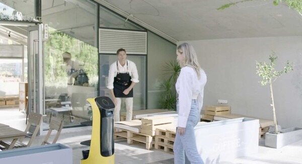 Pudu Robotics社製の広告ディスプレイ付き配膳・受付ロボット「kettyBot」の販売をSGSTが開始