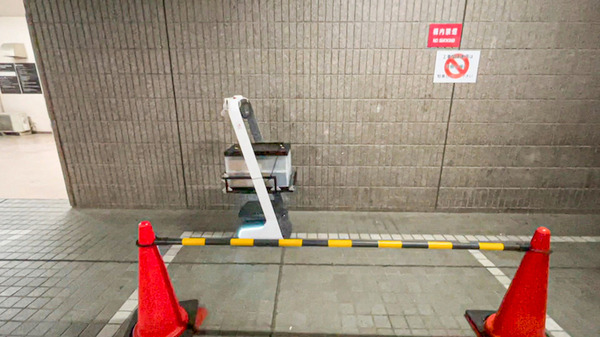 スマートロックの活用で自動搬送ロボットの移動をサポート ビットキーがQBIT Roboticsの実証実験に技術協力