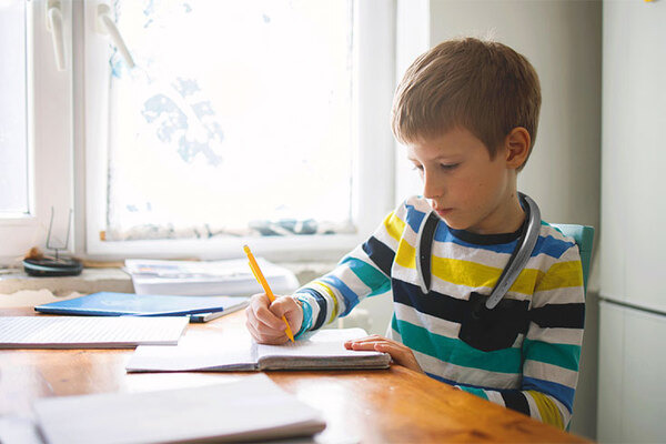 シャープが首掛けタイプのAIネックスピーカー「AQUOS サウンドパートナーAN-SC1」を発表　Alexa対応、テレワークや家事に