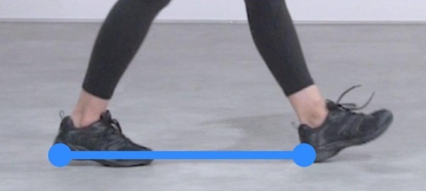 治療用インソールは扁平足治療に効果あり？ NECと帝京大学が「歩容」を見える化するIoT研究で連携