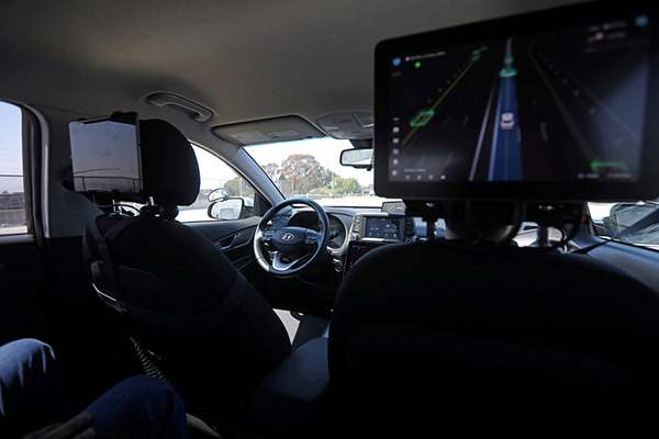 Googleウェイモ/GMクルーズ/ポニーなど米国で自動運転ロボタクシーの運用開始　しかし人による支援は不可欠　自動運転最前線