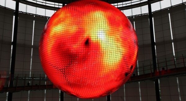 日本科学未来館のシンボル展示「ジオ・コスモス」歴代作品から32本を一挙上映　 長期休止メンテナンスを前に9/11～10/4公開