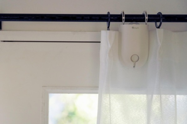 +Styleが「スマートカーテン」ユニットを発表　レールに取付けてカーテンを自動開閉　千円OFFキャンペーンを実施