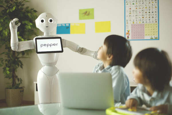 おうちでPepperと一緒にロボットプログラミング学習　家庭向けモデルで「Robo Blocks」ツールが利用可能に