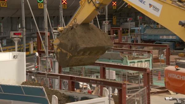 土砂の積み込みを自動運転化　一人が複数台重機を同時監視「バックホウ自律運転システム」大林組/NEC/大裕