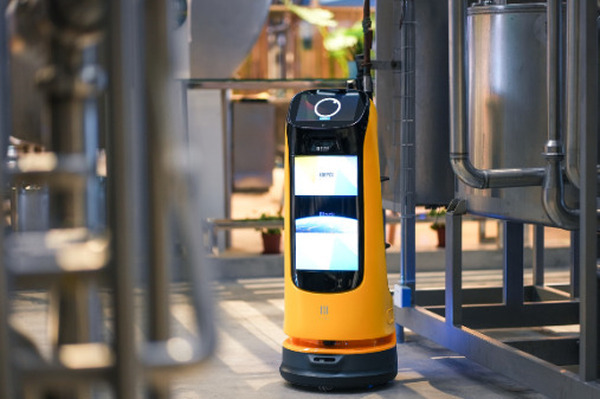 シャングリラ シークレット表参道店 配膳・受付ロボット「KettyBot」を本格導入へ 20日の実証実験で好結果