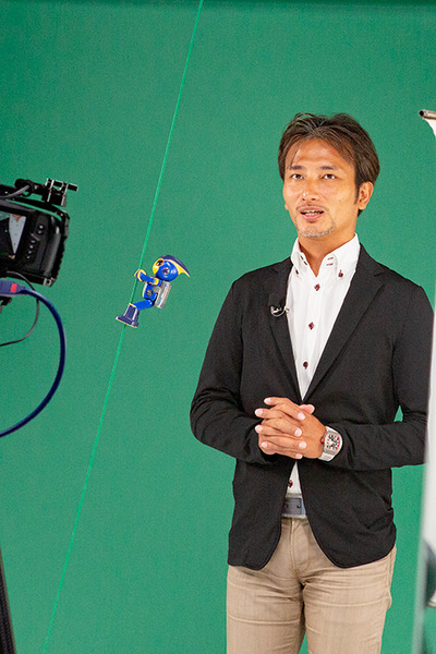 パナソニックの「エボルタNEO」くんがギネス世界記録に挑戦！ロープで1,111m登頂をめざす　みんなの声援ツイートが記録達成の鍵