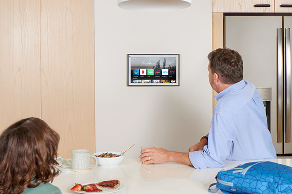 壁掛けできるAmazon「Echo Show 15」を発表！家族を見分ける「ビジュアルID」機能、フォトフレームにもなる1080pフルHD対応