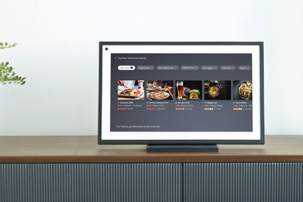 壁掛けできるAmazon「Echo Show 15」を発表！家族を見分ける「ビジュアルID」機能、フォトフレームにもなる1080pフルHD対応