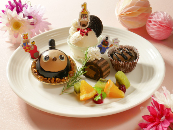 『LOVOT Cafe』1周年を記念して特別なデザートプレートが期間限定で登場！先着で記念ノベルティをプレゼント 限定グッズも販売