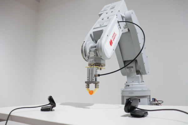 「なぞる・とおす・つかむ」を簡単に実装 チトセロボティクスが開発者向けソフトウェア「crewbo studio」を発表