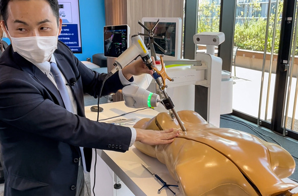 【速報】脊椎固定術の手術支援ロボットシステム「Mazor X」のしくみと特徴を日本メドトロニックが公開