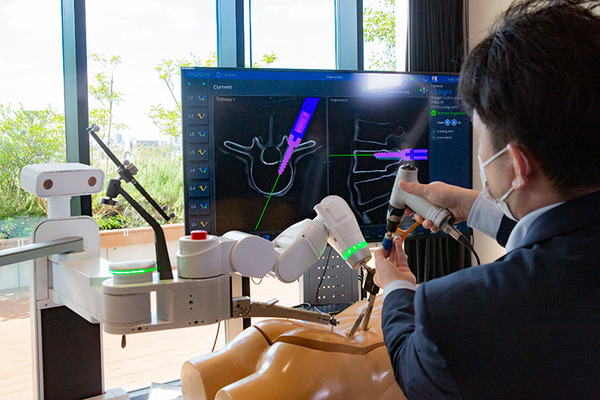 【速報】脊椎固定術の手術支援ロボットシステム「Mazor X」のしくみと特徴を日本メドトロニックが公開