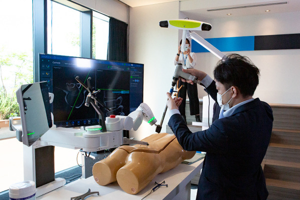 【速報】脊椎固定術の手術支援ロボットシステム「Mazor X」のしくみと特徴を日本メドトロニックが公開