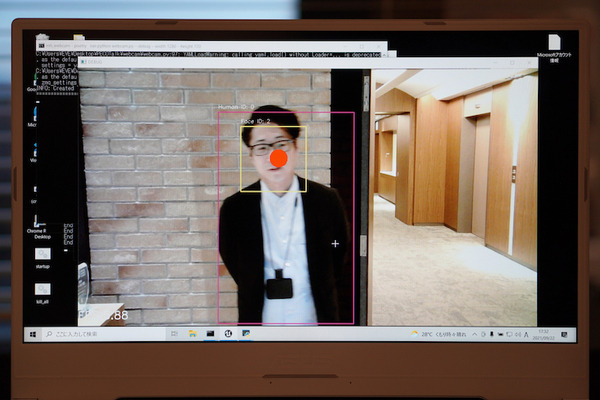 未来の受付はAIバーチャルヒューマン！ワントゥーテンが「AI接客システム」を提供開始、滑らかで親しみのある接客体験