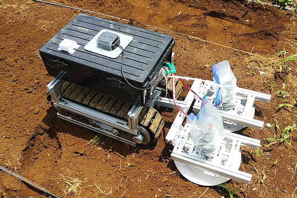 取り付けるだけで移動ロボットを作れるCuboRexの「CuGo」300台導入突破 自動除草ロボットなどの導入事例を公開