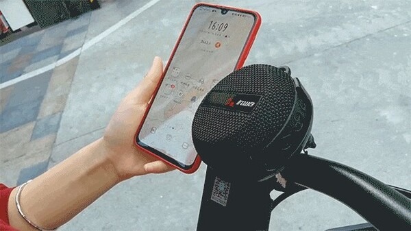 自転車のハンドルに装着して使えるスマートスピーカー「Inwa」 スピード計測可能で耐衝撃・耐水設計を備える