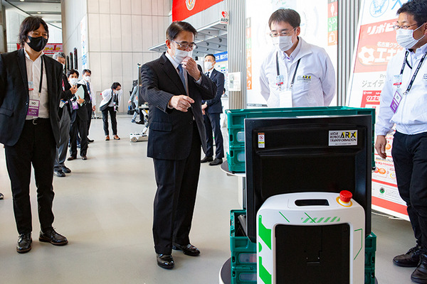 「あいちロボットトランスフォーメーション」豊田スタジアムではじまる！愛知県知事がロボットを視察「ARXキックオフトーク」も開催