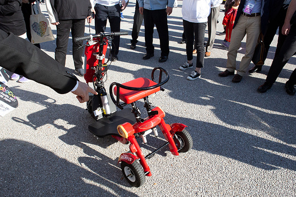 サッカーや自動車ファンの前にロボット達が大集合 【あいちロボットトランスフォーメーション(ARX)レポート(1)】展示ブース編