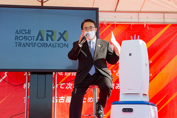 サッカーや自動車ファンの前にロボット達が大集合 【あいちロボットトランスフォーメーション(ARX)レポート(1)】展示ブース編