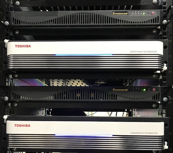 東芝とNTT 最新の量子コンピュータ技術を実証　量子鍵配送(QKD)と耐量子計算機暗号(PQC)を組合せたセキュア通信