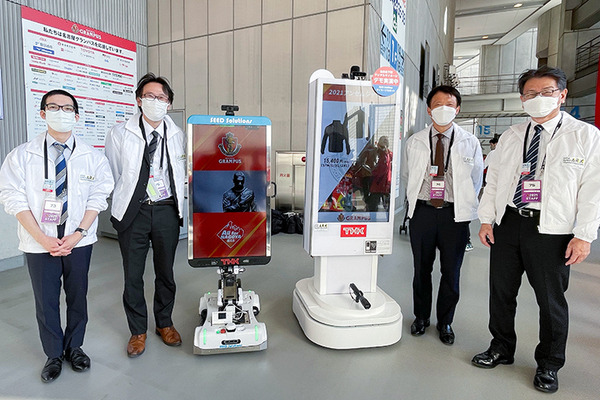 スタジアムの来場者をロボットがお出迎え、ギャラリーを自律移動ロボットが除菌作業・効果を確認 【ARX レポート(2)】