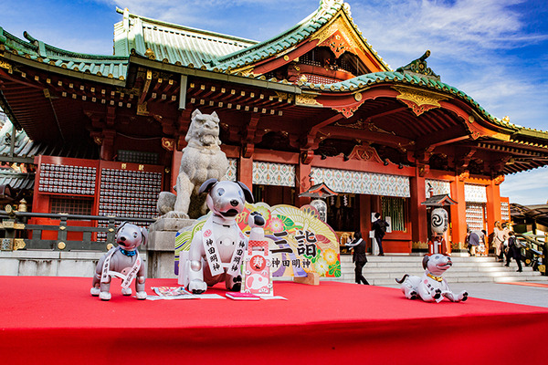 ソニー「アイボの七五三」を神田明神で開催　「二礼二拍手一礼」を覚えたaiboも公開、境内はオーナー達で賑わう