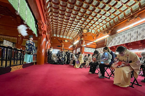 ソニー「アイボの七五三」を神田明神で開催　「二礼二拍手一礼」を覚えたaiboも公開、境内はオーナー達で賑わう