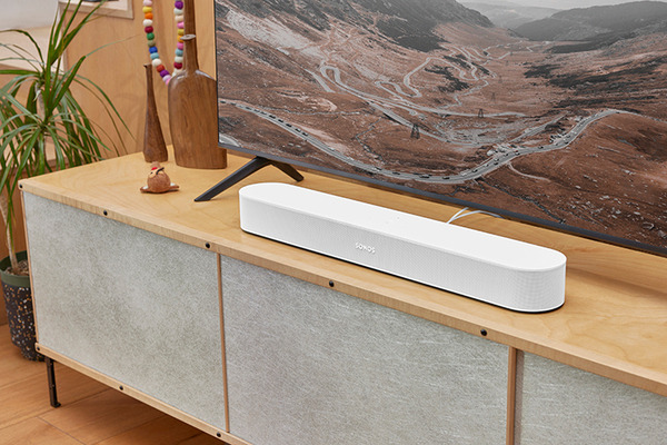 Sonosがサウンドバー新製品「Sonos Beam(Gen2)」発売　映画やライブ、ゲームで高音質3D音響を実現　LiLiCo対談動画も公開