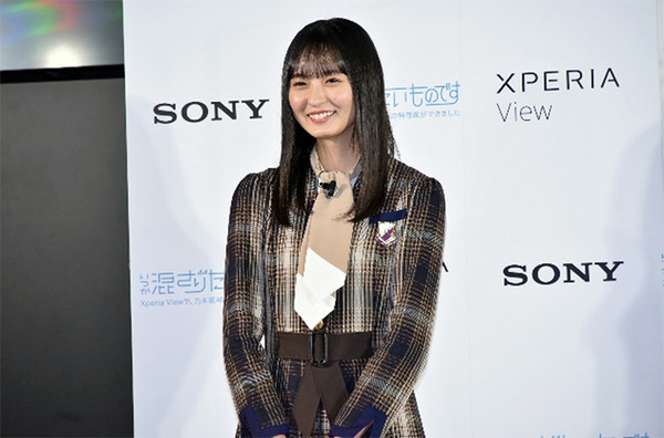 乃木坂46 齋藤飛鳥/梅澤美波/遠藤さくら/賀喜遥香がVRコンテンツをXperia Viewで体験「VR映像で見てみたいものはなに?」