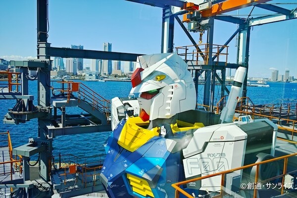 横浜「動く実物大ガンダム」冬季特別演出を発表　横浜夜景アートイルミ「ヨルノヨ」ともコラボ　11月27日から