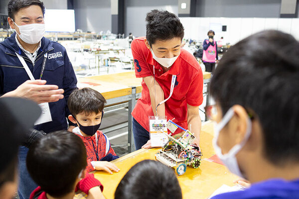 AI×ロボットの国際競技大会/展示イベントに家族連れ多数、活気で溢れる「ロボカップアジアパシフィック2021あいち」現地レポート