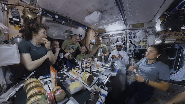 KDDI、国際宇宙ステーションISSの360度カメラ映像で宇宙生活を体感できるVR動画を配信開始　船外活動の様子も初登場