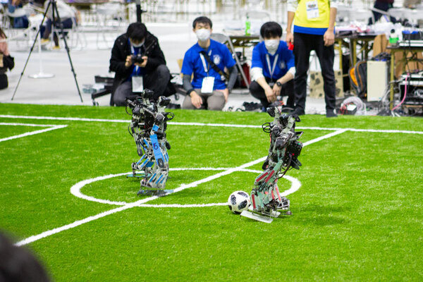 サッカー/生活支援/災害救助/産業革命4.0/ドローン 将来の社会実装に繋がる自律ロボットの競技大会「ロボカップ」 写真と動画で紹介