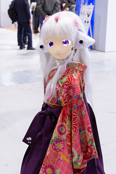 身長125cmのメイド少女ロボット3姉妹が登場！手をつないで歩こう「いつかメイドロボ喫茶を作りたい」MaSiRo Project
