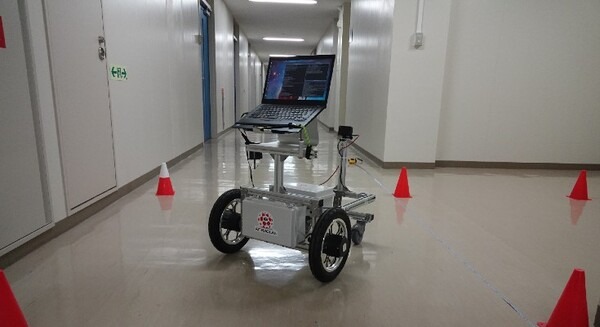 アトラックラボ、カメラの画像のみで経路を走行する自律型ロボット車両をGINZAFARMや佐賀大学と共同開発