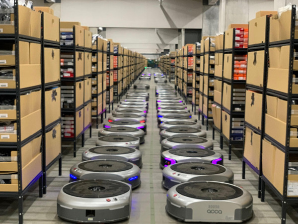 アルペンのEC物流拠点でギークプラスのAI物流ロボットが216台稼働 　ロボ棚数は3,207台、保管能力2倍、出荷能力3倍に
