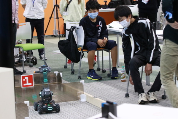 世界に挑む学生エンジニアと学ぶロボット講座 2022年1月に「けいはんなロボット技術センター」で開催 参加者を募集