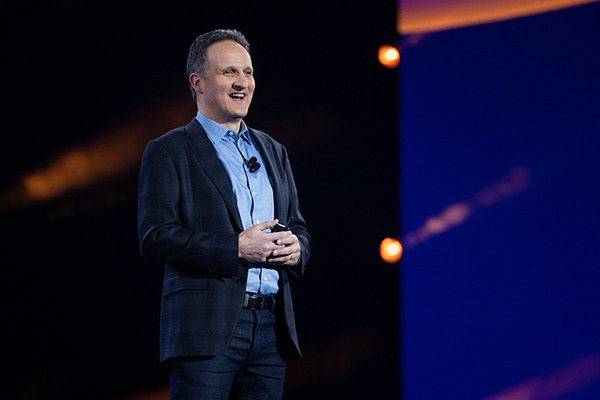 AWS「ローカル5G」提供サービスに参入　「re:Invent」基調講演でデジタルツインやコネクテッドカー/自動運転支援ツールも発表
