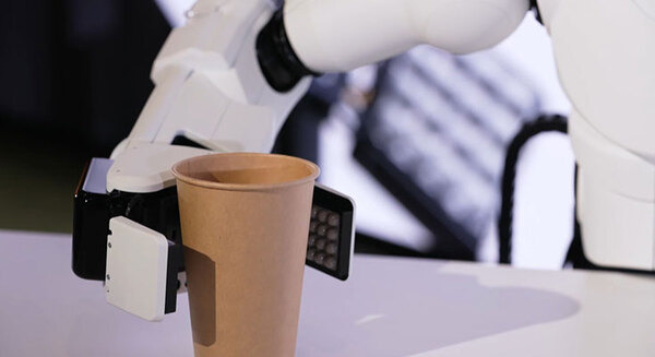 【速報】ソニーが世界初のロボットハンド技術を披露　未知の物をやさしく壊さずつかむマニピュレーター