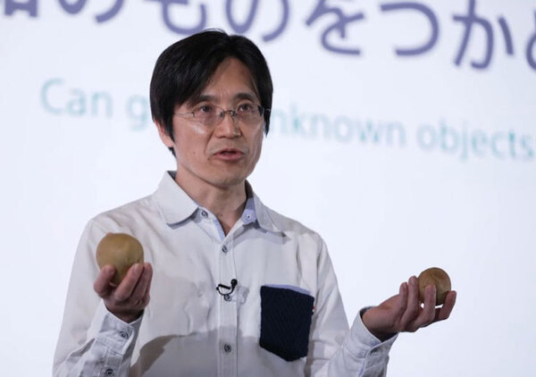【速報】ソニーが世界初のロボットハンド技術を披露　未知の物をやさしく壊さずつかむマニピュレーター
