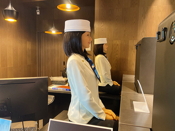 「変なホテル東京」4か所泊まり歩いてみた！受付ロボットの対応はまちまち、世界初のホログラム受付には忍者やイケメン執事も登場