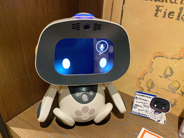 「変なホテル東京」4か所泊まり歩いてみた！受付ロボットの対応はまちまち、世界初のホログラム受付には忍者やイケメン執事も登場