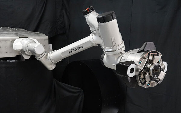 GITAI、トヨタの月面モビリティ「ルナ・クルーザー」向けロボットアームの開発に着手　試作機を公開
